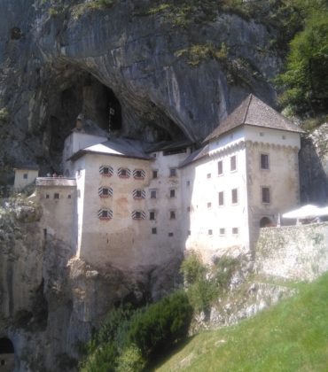 Slovenia: Grotte di Postumia e Castello di Predjama