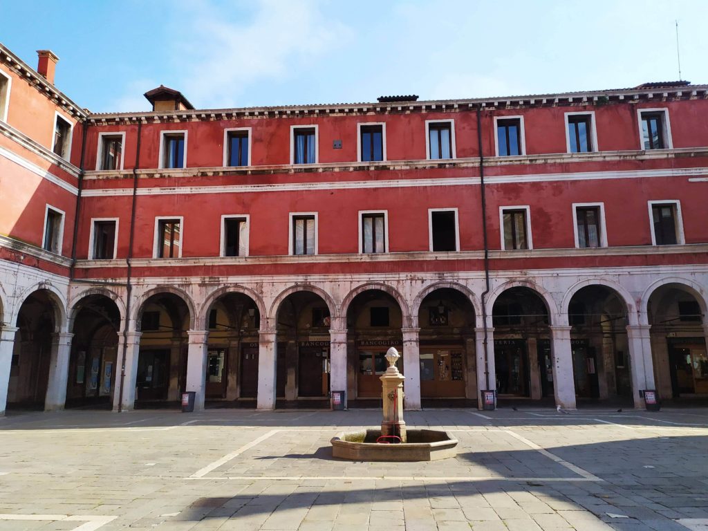 Campo San Giacomo a Venezia