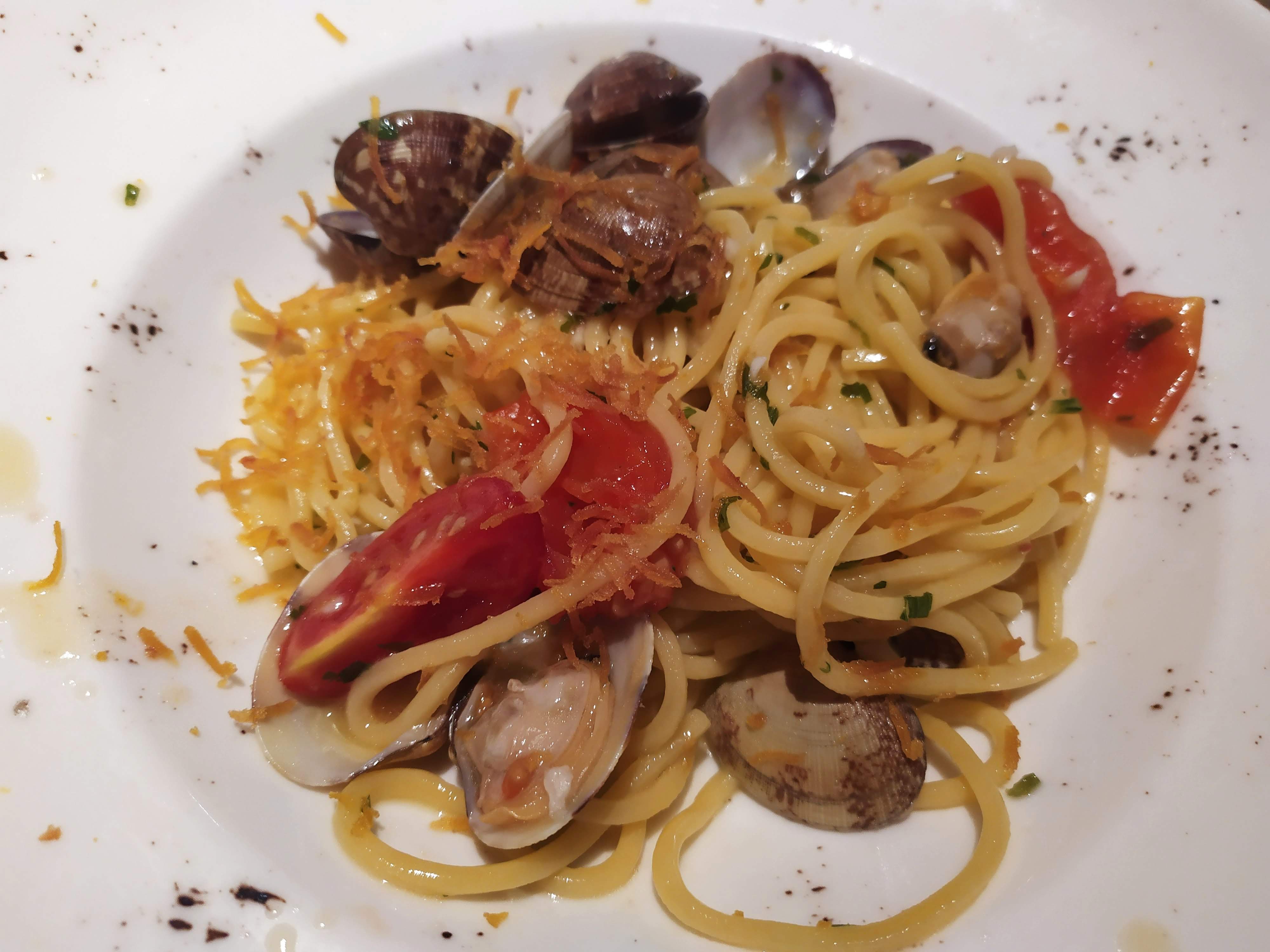 Spaghetti vongole e bottarga da Pizzaman di Rocca Tedalda